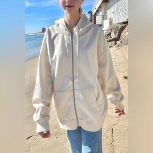 NWT BRANDY MELVILLE Christy Hoodie- Oversized Fit